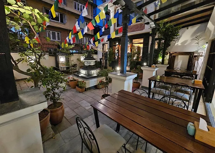 Hotel Courtyard - Heritage Hoetel & Artisan Cafe